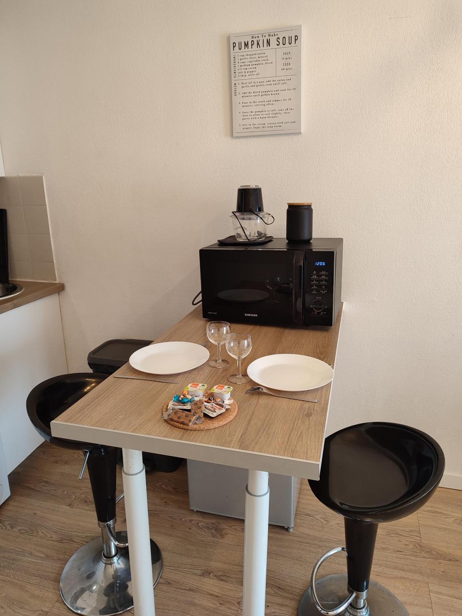 Appartement Climatise Tout Equipe A 6Min De La Gare St Charles Marseille Eksteriør billede